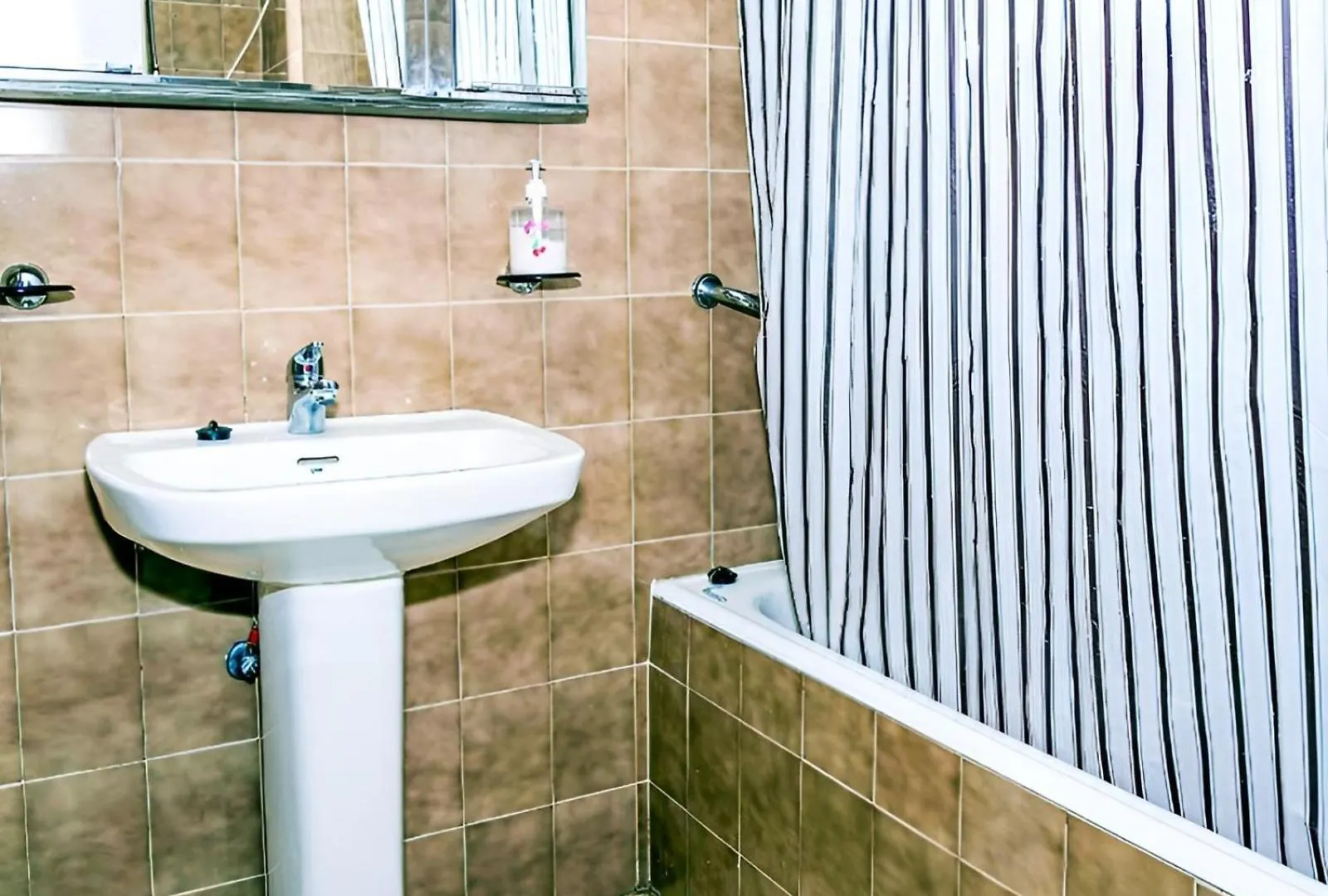 Daire Apartamento En Zona Baja Con Terraza Garaje Opcional Y Descuentos En Acceso A Pistas Y Material De Esqui Sierra Nevada İspanya